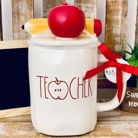 NWT Rae Dunn Set 2 Pcs TEACHER Pencil & Apple Topper Mug & Little Blackboard - Picture 3 of 12